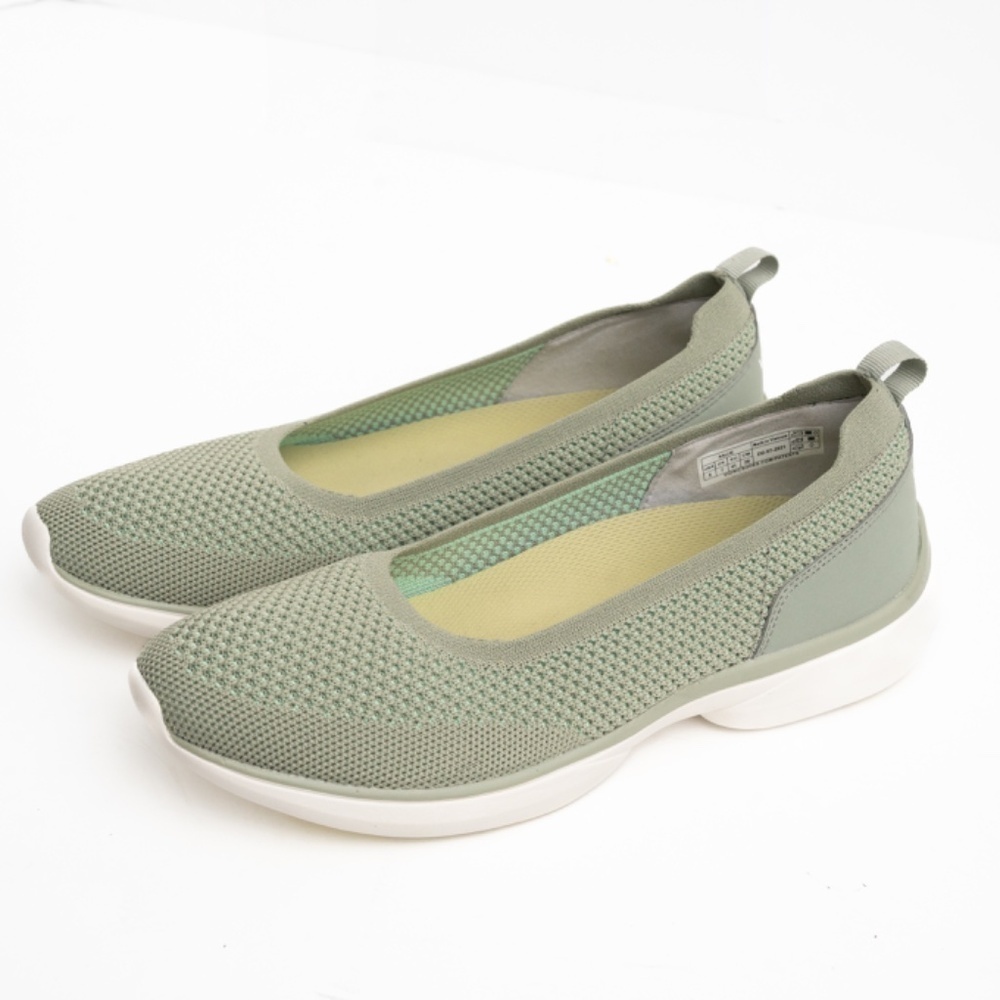 Vionic. Kallie Slip On Shoe. - Picture 6 of 11